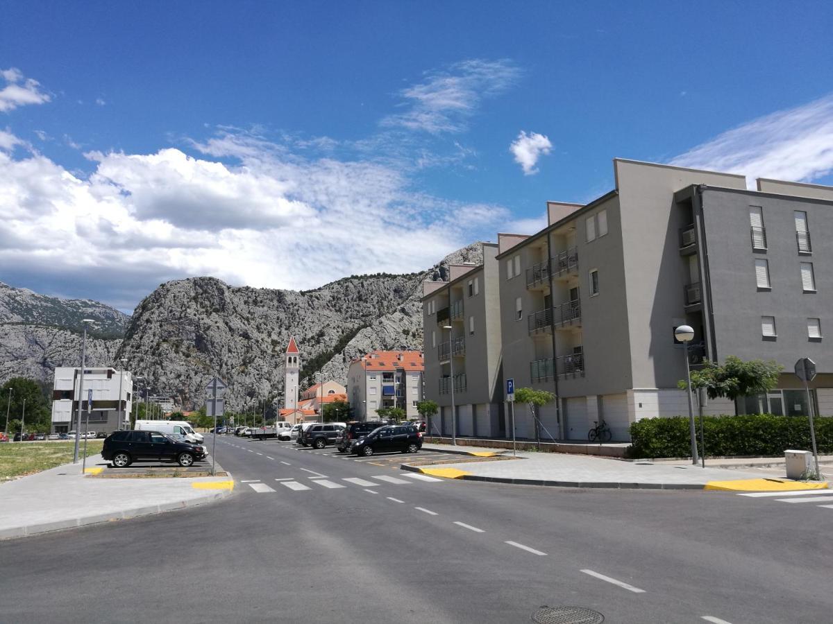 Green 'N Grey Omiš Eksteriør billede