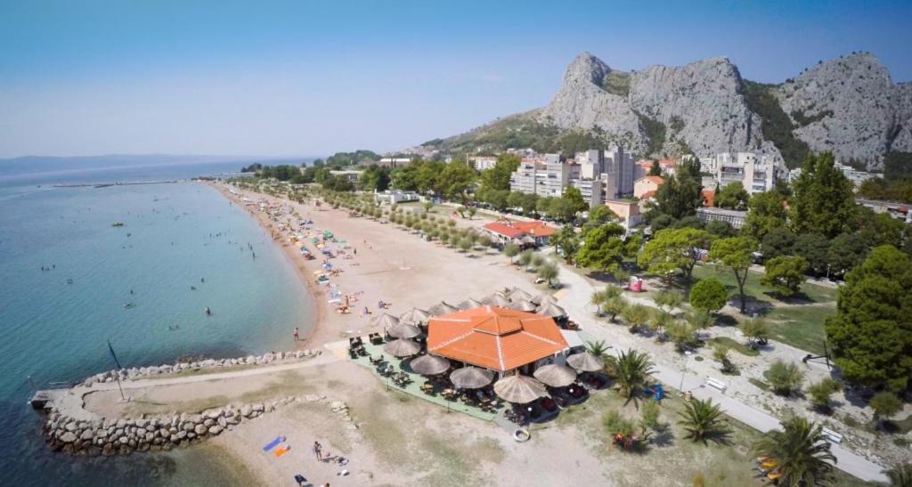 Green 'N Grey Omiš Eksteriør billede