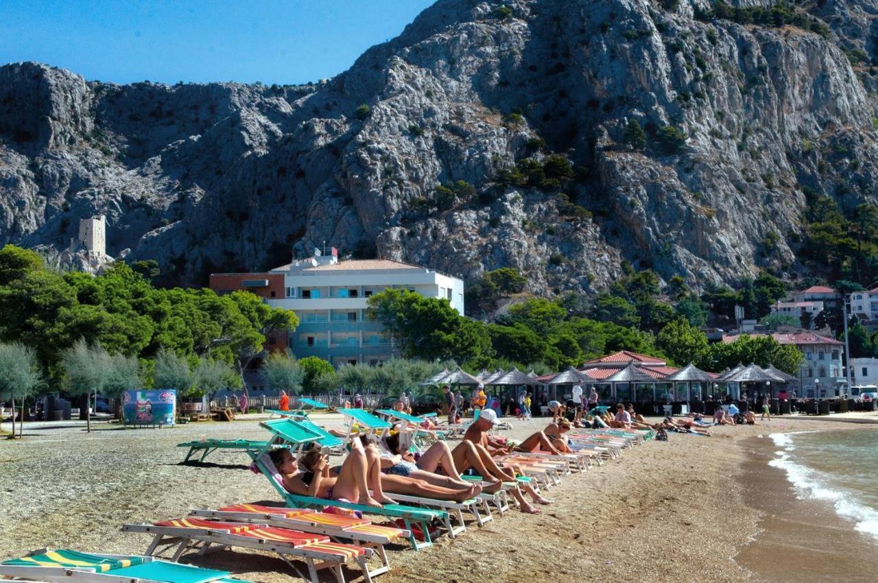 Green 'N Grey Omiš Eksteriør billede